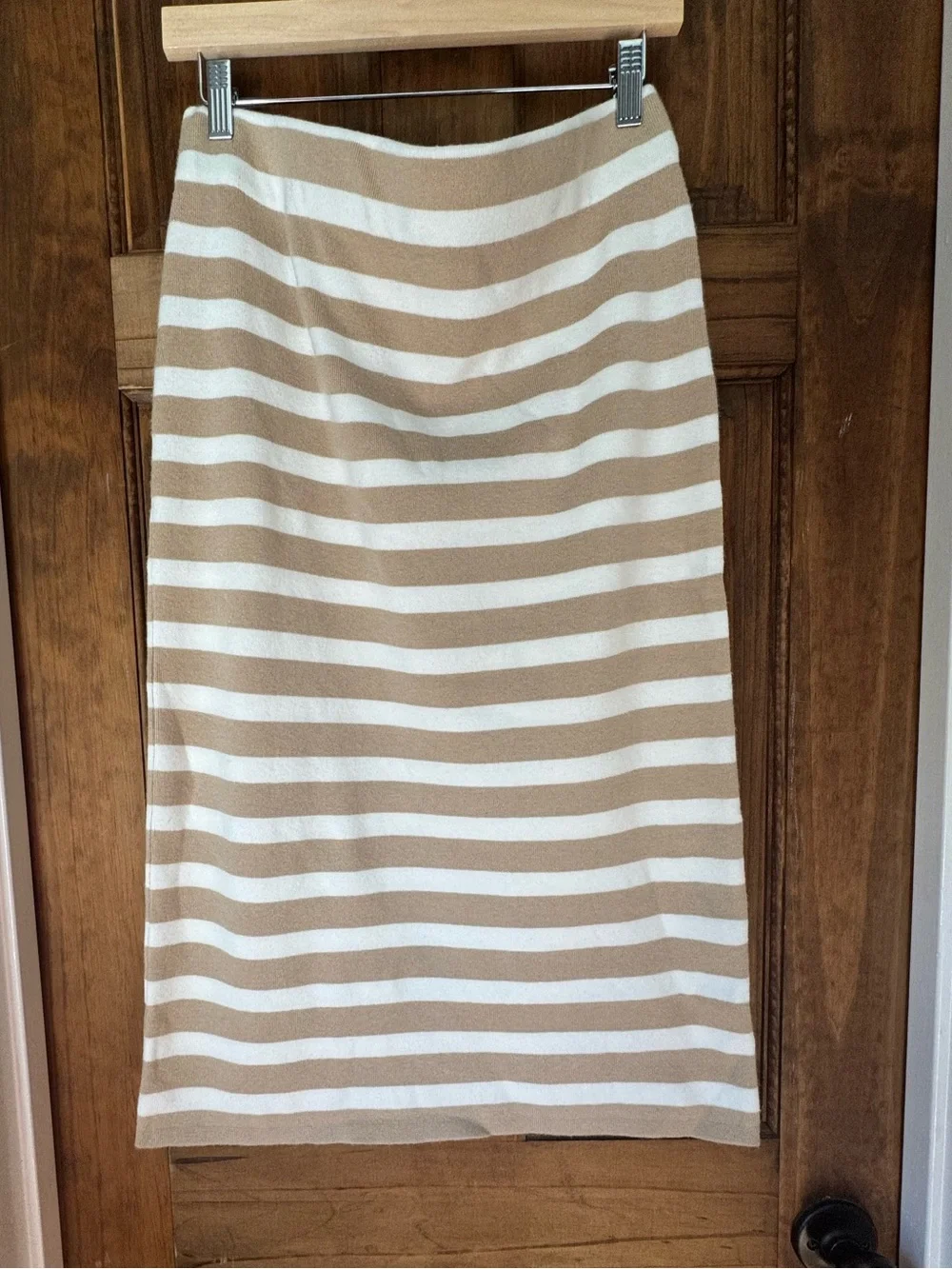 Ann Taylor Beige and White Striped Knit Skirt  Sz L Business Casual Minimalist - Picture 2 of 7